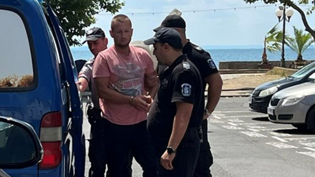 Искат постоянен арест за спасителя, ударил французин на плажа в Поморие