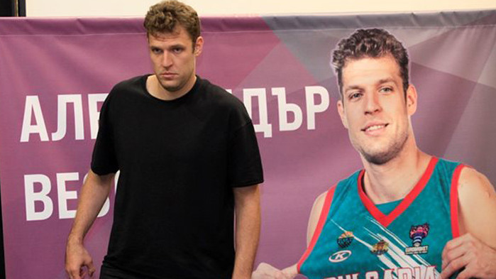 Вторият българин в историята на НБА - Александър Везенков, ще