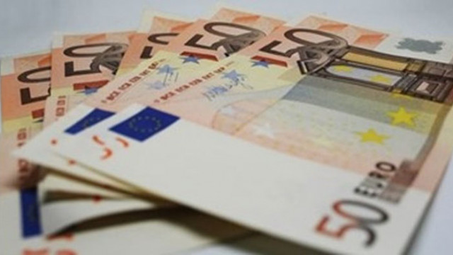 Курсът на еврото днес остава над прага от 1 09 долара