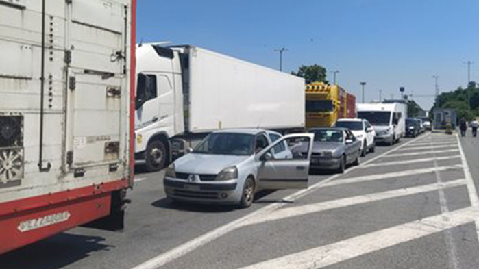 Румъния праща 3800 полицаи на границите с България и Унгария заради трафика
