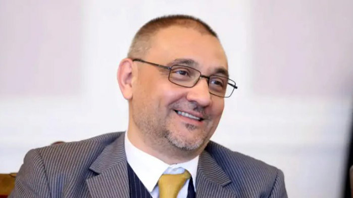 Трябва да има промяна в законите, но пък и трябва