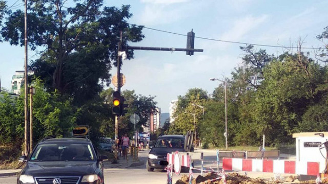 Обезопасяват пешеходни преходи до УМБАЛ "Св. Марина" по бул. "Христо Смирненски" във Варна