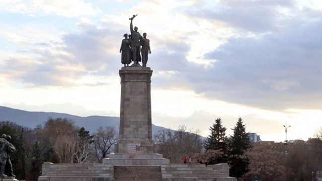 Преместването на паметника на Съветската армия е сред приоритетните въпроси