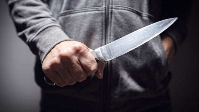 Свада на пътя край Бургас завърши с наръгване с нож