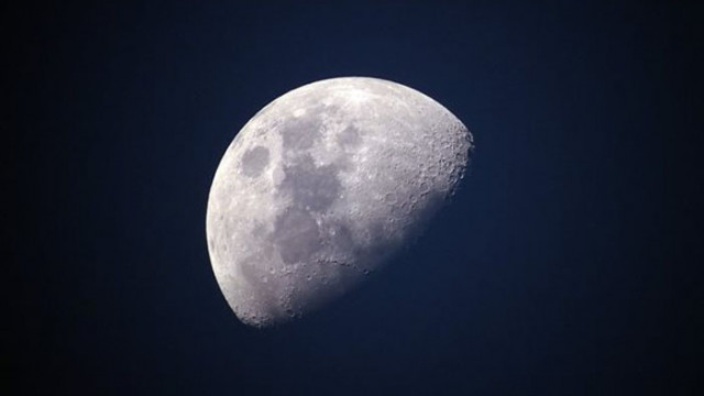 Индийската космическа агенция публикува първи кадри от Луната, заснети от "Чандраян-3"