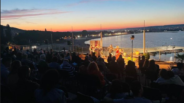 Рибарското пристанище "Карантината" стана сцена за концерт