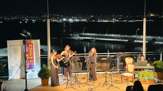 Рибарското пристанище "Карантината" стана сцена за концерт