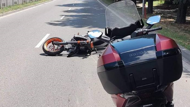 Блъснаха моторист до Мол-Варна, има задръстване по трасето посока центъра на града