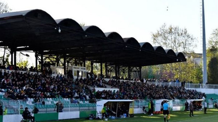 Пробация за сбиване на футболни агитки във Варна