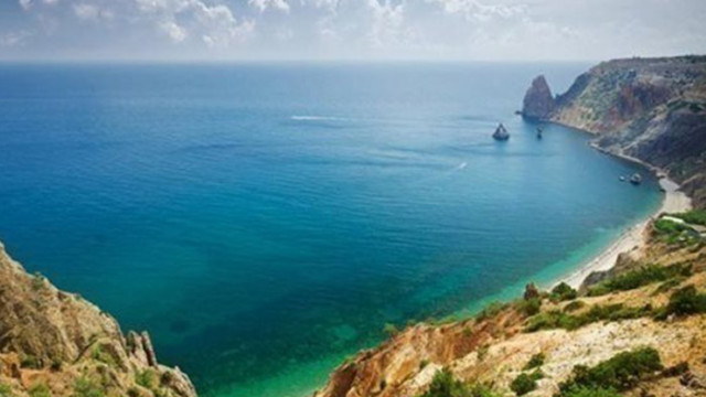 Украинският военноморски флот заяви днес че в Черно море е