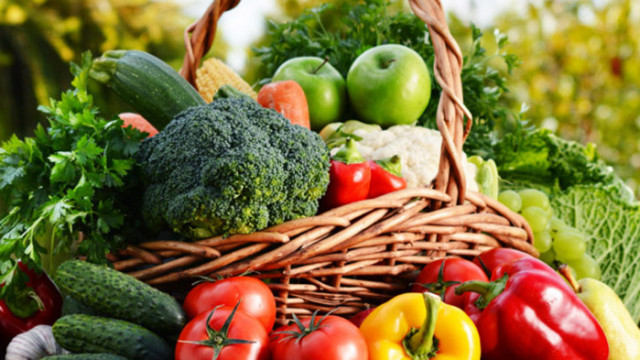 НАП и БАБХ проверяват търговците на плодове и зеленчуци