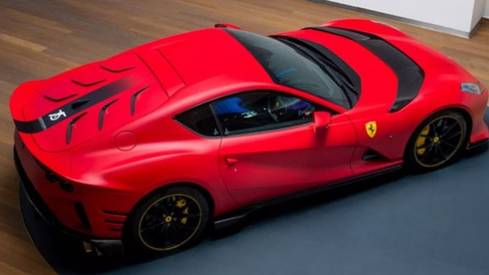 Ferrari представи суперавтомобила Ferrari 812 Competizione, който е посветен на