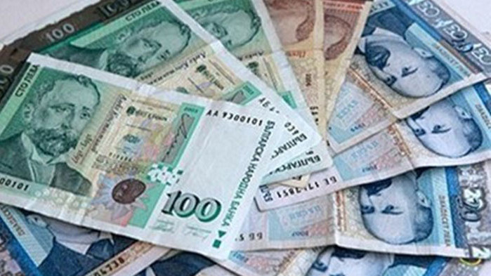 Минималната заплата от 1 януари трябва да е 932,50 лв.