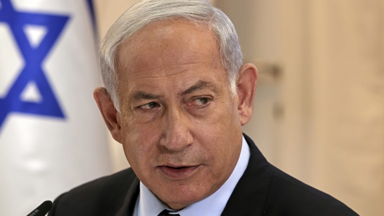 Израелският министър-председател Бенямин Нетаняху е отложил почивката си и в неделя ще