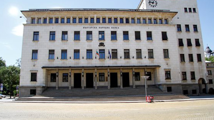 Вземанията на лизинговите дружества по финансов и оперативен лизинг в