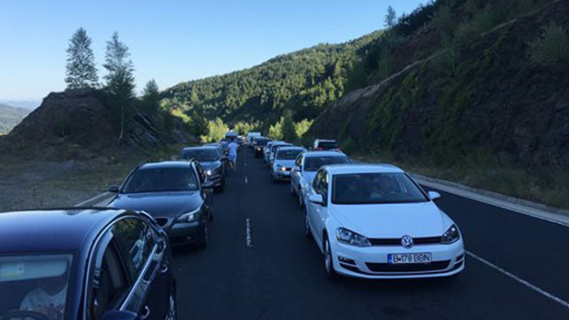 Интензивен е трафикът на граничните контролно пропускателни пунктове ГКПП със Сърбия