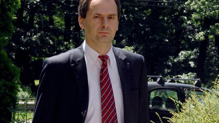 Разследващият журналист Христо Грозев отрича да е подавал сигнал в