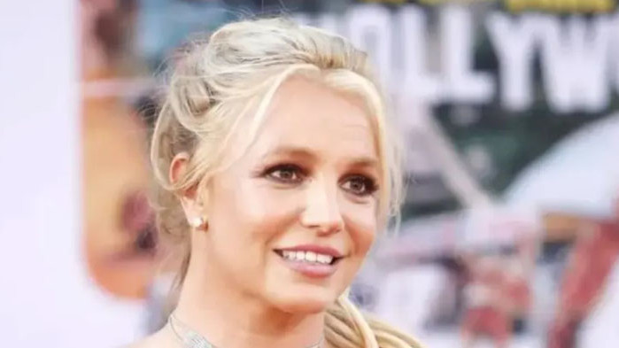 Попзвездата Бритни Спиърс и съпругът ѝ Сам Асгари са се