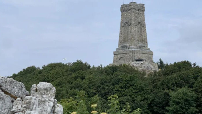 И днес йощ Балканът, щом буря зафаща, спомня тоз ден