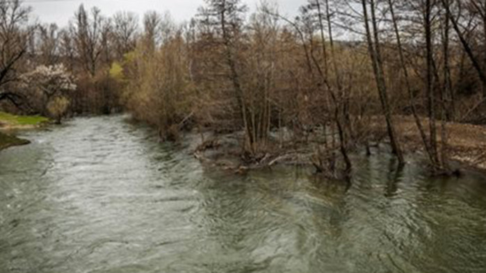 Днес и през следващите три дни водните количества на реките