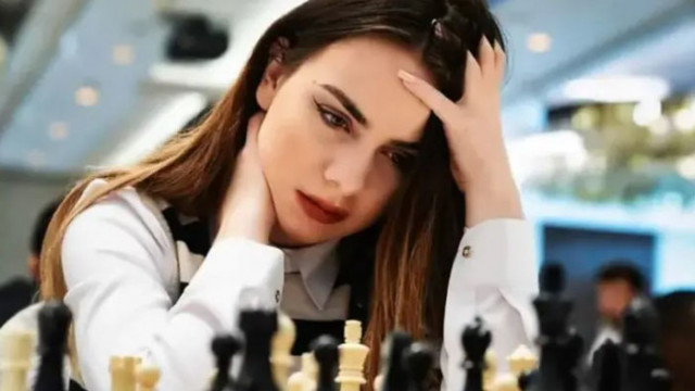 Азарбейджан и Турция предложиха на шахматистката да представлява тях на