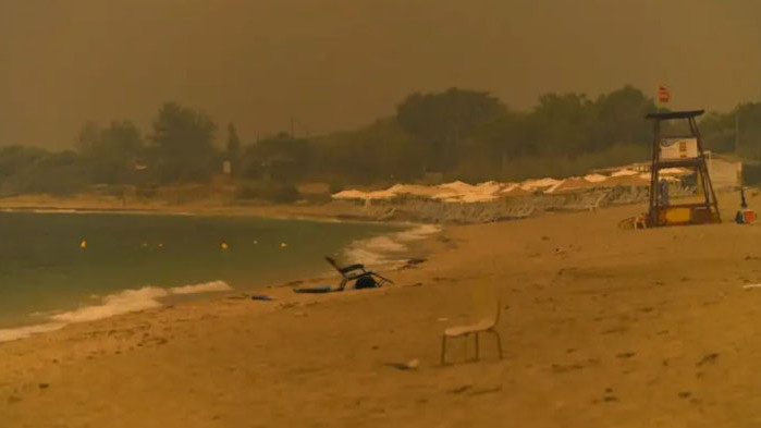 Продължаващите пожари на много места в Гърция и динамичната обстановка