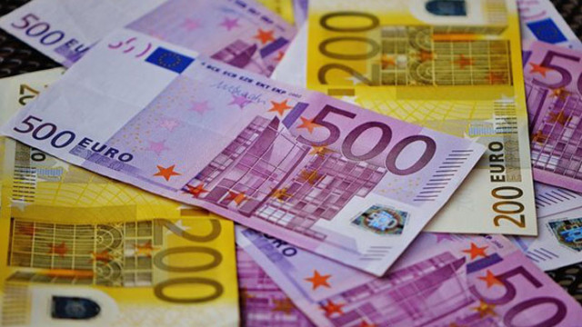 Курсът на еврото днес падна под прага от 1 08 долара