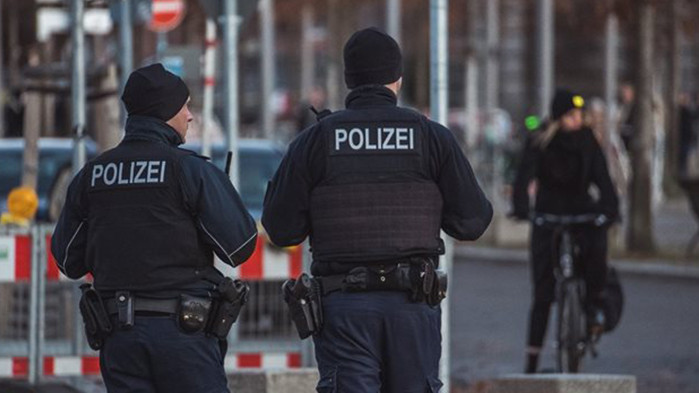Германските власти са конфискували стотици оръжия и десетки хиляди боеприпаси