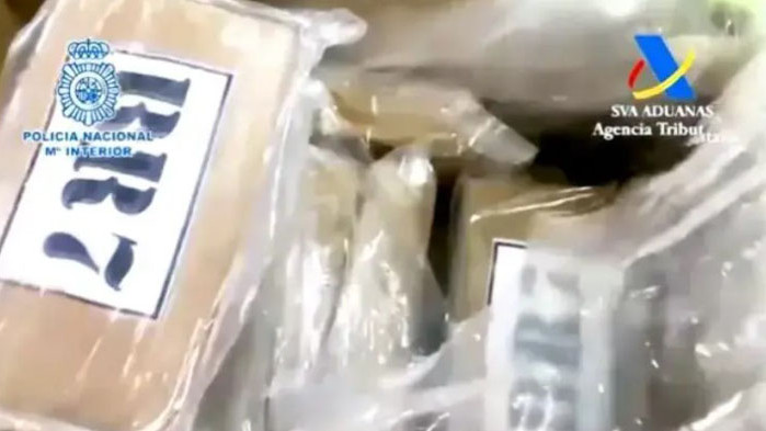 Испанската полиция иззе рекордните 9.5 тона кокаин, скрит в контейнер