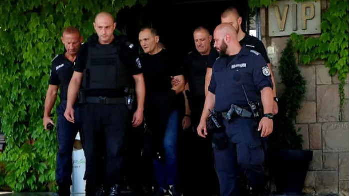 Съдът решава дали да го остави в ареста Прокуратурата поиска