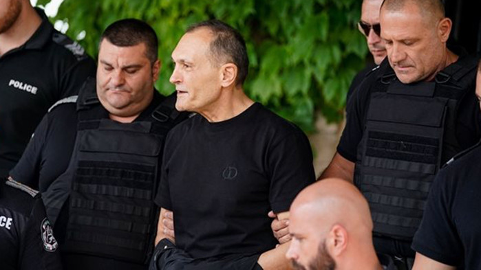 Васил Божков пристигна в Софийския градски съд малко преди съдът