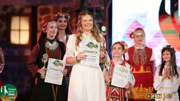 14-годишната Теодора Славова от Варна спечели детския Пирин Фолк в