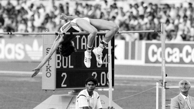 Вече 36 години никоя жена на планетата не е скочила по-високо от българката Стефка Костадинова