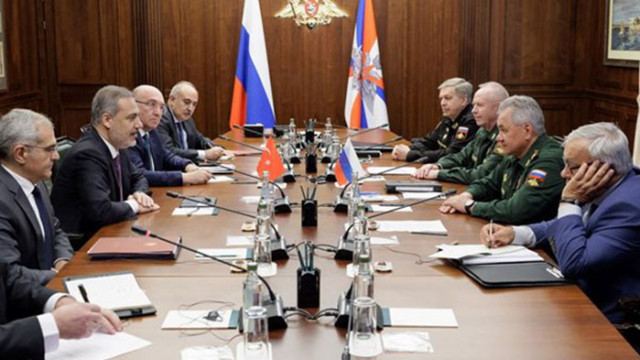 Министърът на отбраната на Русия Сергей Шойгу разговаря днес в