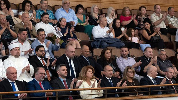 Президентът Радев беше на концерт за спасяването на българските евреи