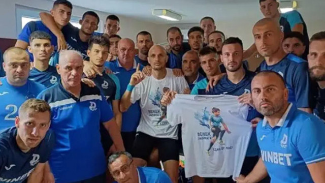 Футболистите на Дунав почетоха паметта на загиналото от мълния дете