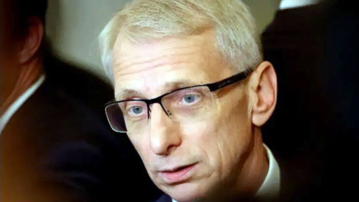 Министър Тагарев сам ще прецени какво да направи, заяви Денков