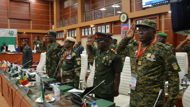 Военните лидери на Нигер отвориха отново въздушното пространство на страната за всички