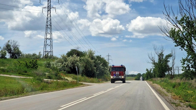 Пожарникари спасиха царевичен блок до силистренското с. Коларово