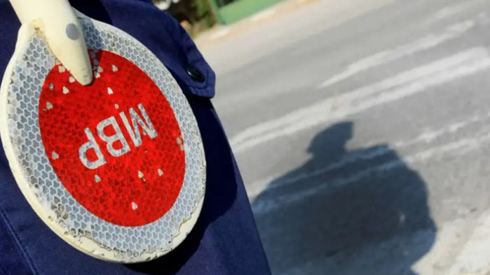 Лек автомобил, превозващ мигранти, е самокатастрофирал в Перник след неколкократни