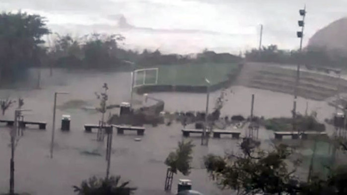 Без ток са и селата Кости, Бродилово, както и Ахтопол,