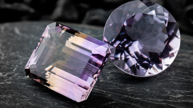 Руската компания Алроса която е най големият производител на диаманти в