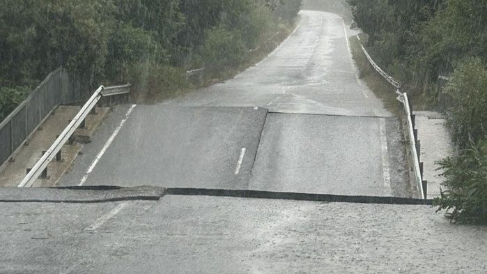 Днес започва изграждането на временно съоръжение при Царево. Това съобщи