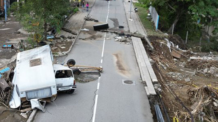 Екип от следователи търси причините за трагедията, до 6 г.