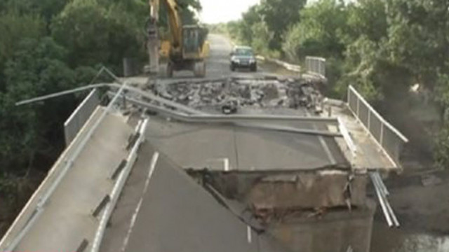До дни ще бъде завършен временният мост на пътя Царево-Ахтопол