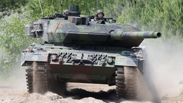 Първите десет танка Леопард 1 дарени от Дания Германия и
