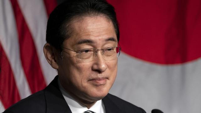 Японският премиер Фумио Кишида планира да промени кабинета си на 13