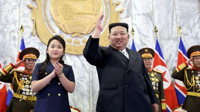 Северна Корея организира военен парад в Пхенян за да отбележи