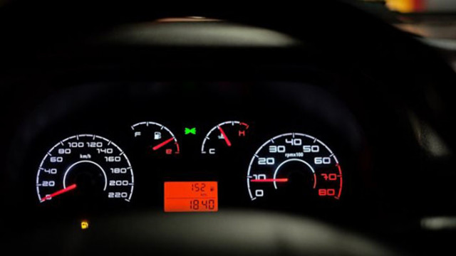 Колко е спирачният път, ако караме с 50, 60 и със 70 км в час и как да реагираме в рискова ситуация?