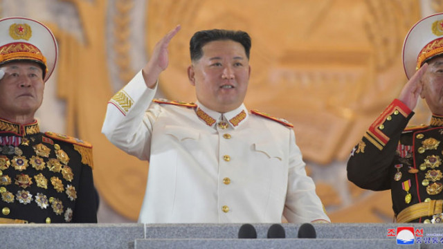Севернокорейският лидер Ким Чен Ун пристигна в Русия  придружен от своите